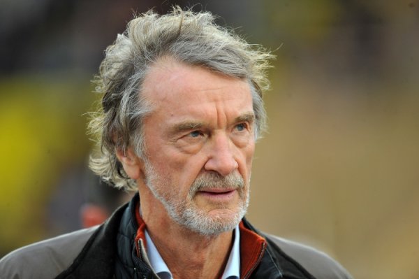 配资资讯网 太阳报：拉特克利夫加强自己进入老特拉福德时的安保工作